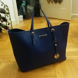 Michael Saffiano jet set saffiano tote bag